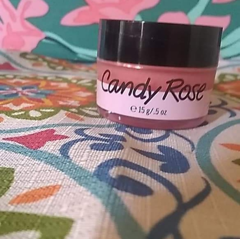 Lip scrub